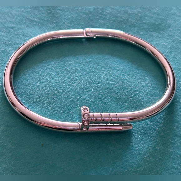 SILVER TONE NAIL HEAD BRACELET CUFF BANGLE BRACELET WITH BLING - Picture 1 of 10